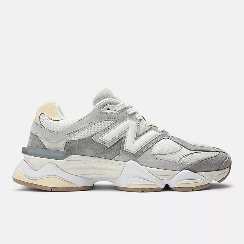 New Balance Men's Gray and White Sneakers Men’s 7 Women’s 8.5